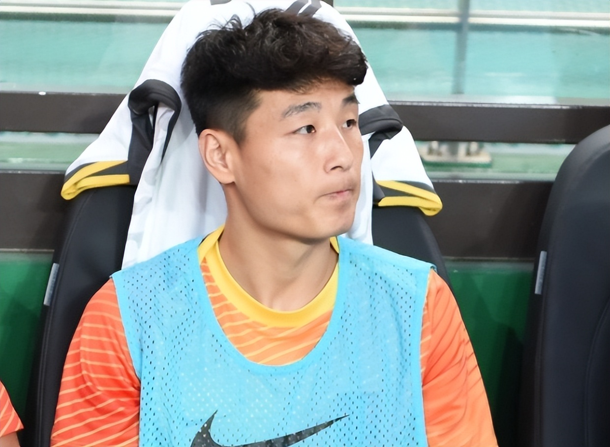 球迷们不仅
